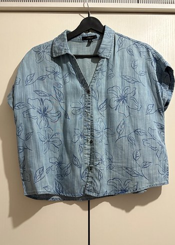 Düğmeli Çiçek Desenli Kısa Kollu Denim Gömlek