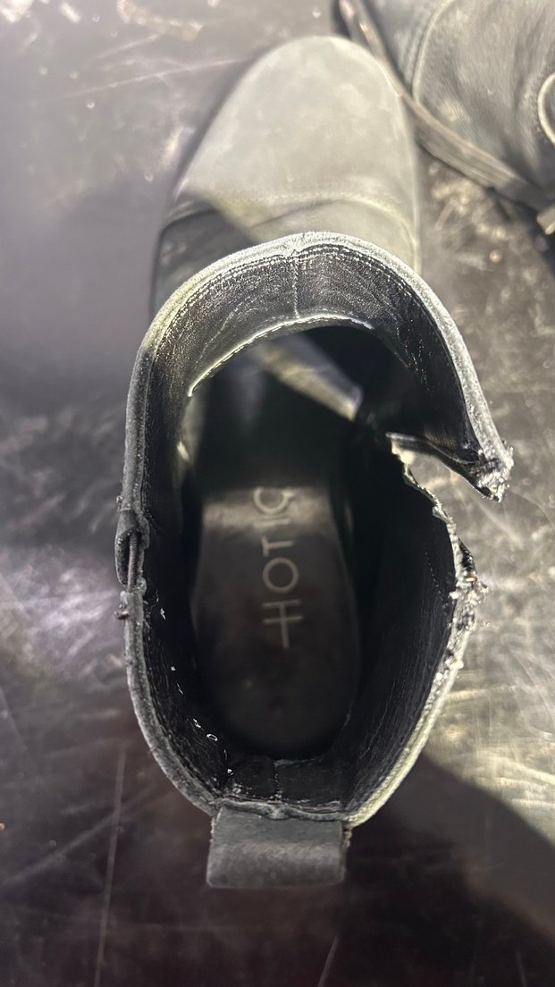 Siyah hotiç erkek bot - Görsel 3