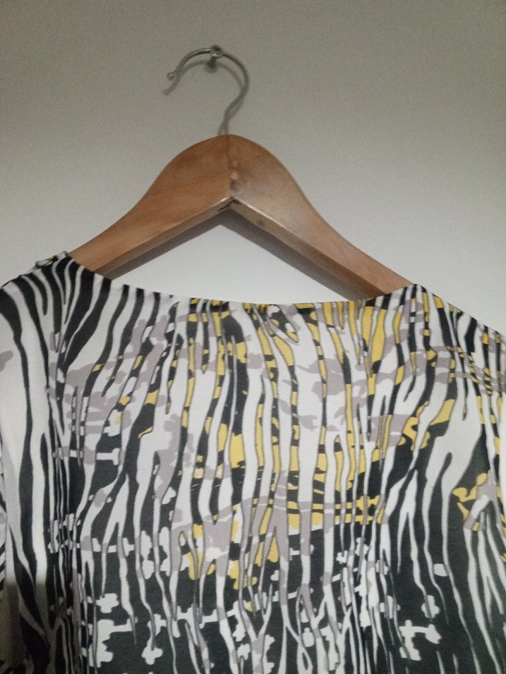 Desenli Uzun V Yaka Kadın elbise - Görsel 2