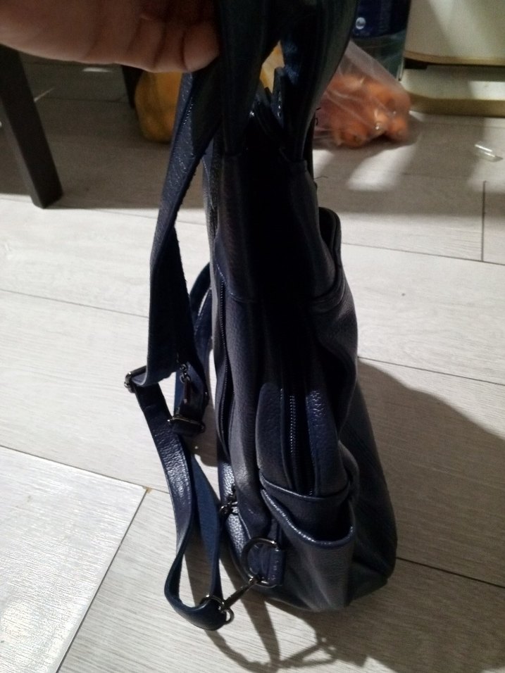 Kilit Tokalı Lacivert Deri Kadın Sırt Çantası - Görsel 4