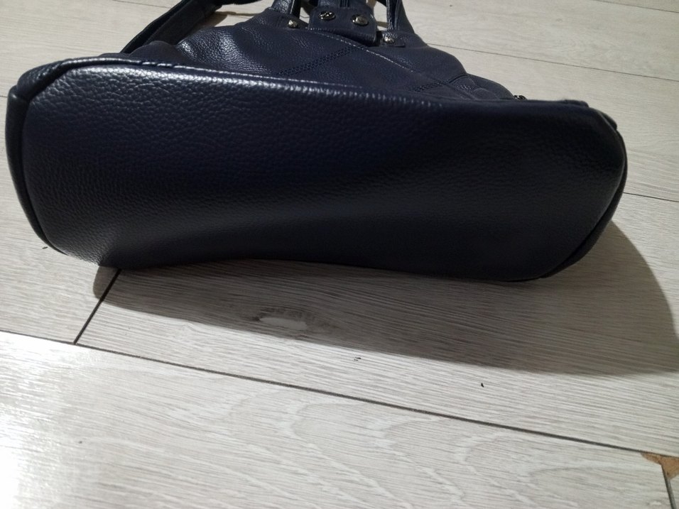 Kilit Tokalı Lacivert Deri Kadın Sırt Çantası - Görsel 2