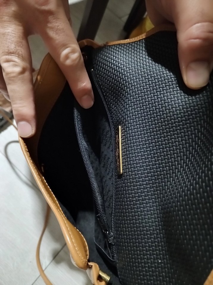 Saint Laurent Siyah Altın Omuz Çantası - Görsel 5