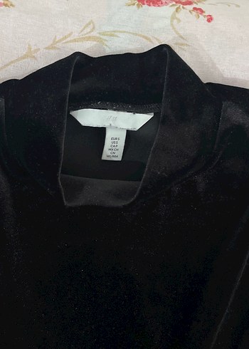 H&M Kadife boğazlı body