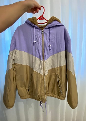 Bershka Renk Bloklu Kapüşonlu Kadın Mont