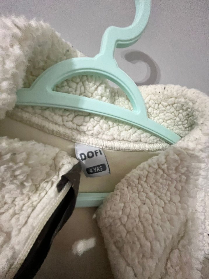 Kız Çocuk Yumuşak Dokulu Beyaz Yelek - Görsel 2