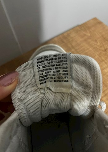 Beyaz Gri Nike Kadın Spor Ayakkabı - Görsel 4