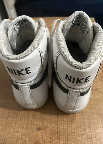 Beyaz Gri Nike Kadın Spor Ayakkabı - Görsel 3