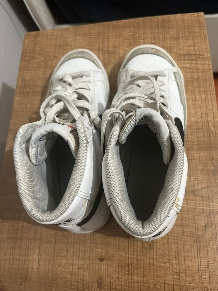 Beyaz Gri Nike Kadın Spor Ayakkabı - Görsel 2