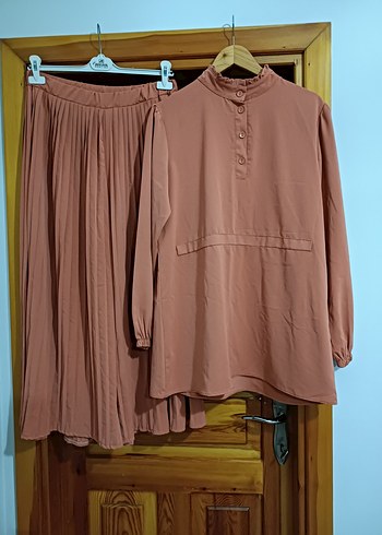 Düğmeli Yüksek Yakalı Midi Kadın Tunik - Görsel 3