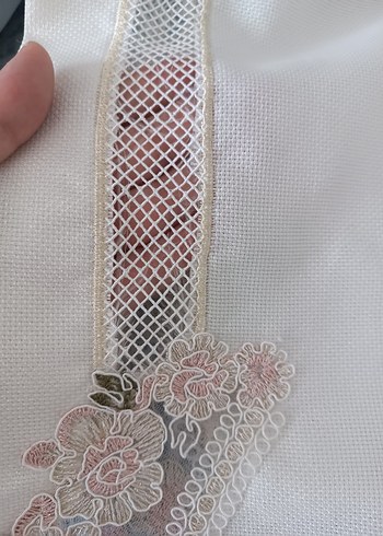 Nakışlı Pastel Beyaz Masa Örtüsü - Görsel 3