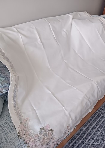 Nakışlı Pastel Beyaz Masa Örtüsü - Görsel 2
