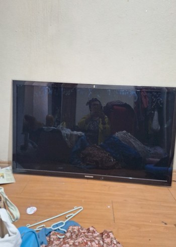 Siyah Samsung televizyon - Görsel 2