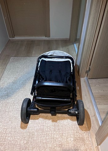 9- 18 kg Beden Koyu Kahverengi Bebek Arabası