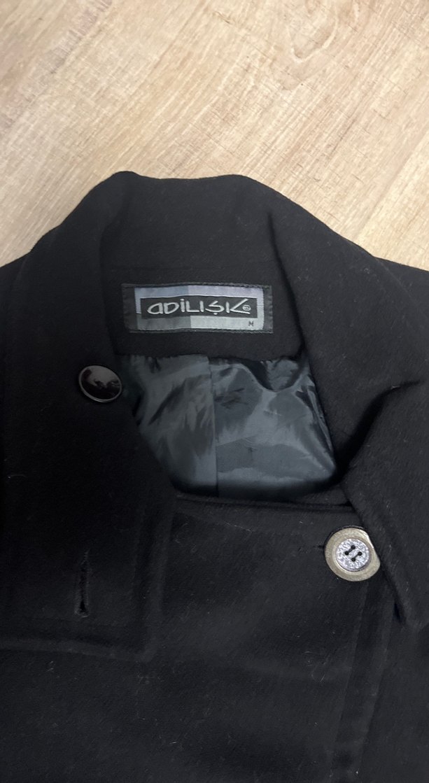 Siyah Düğmeli Kaban - Görsel 2