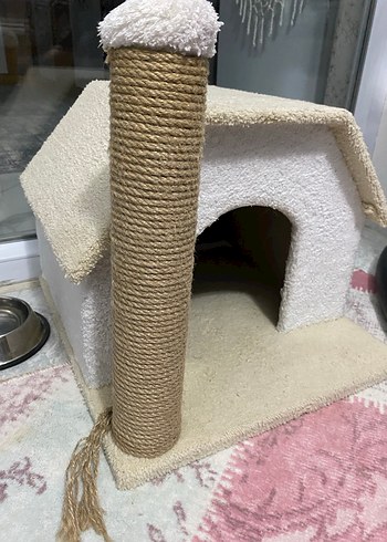 Beyaz Kedi Evi ve Tırmalama Direği - Görsel 2