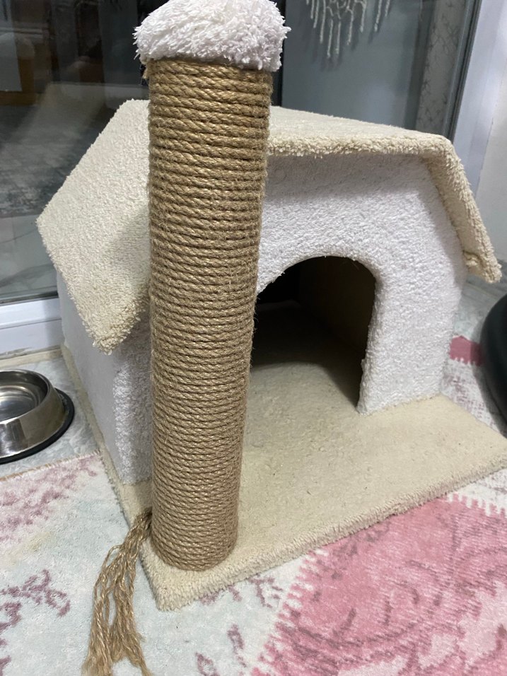 Beyaz Kedi Evi ve Tırmalama Direği - Görsel 2