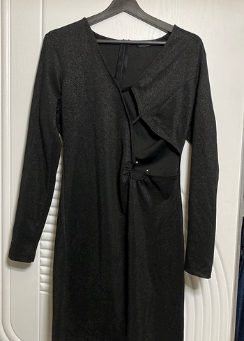 Uzun Kollu V Yaka Siyah Fitted Elbise