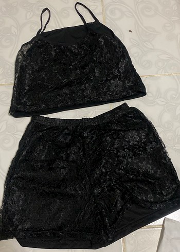 Trendyol & Milla Kadın Siyah Kısa Kadife Şortlu Pijama Takımı