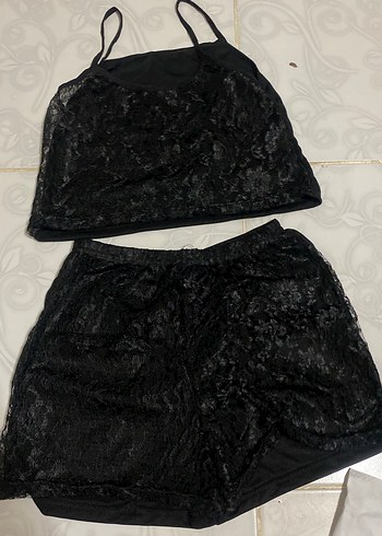 Kadın Siyah Kısa Kadife Şortlu Pijama Takımı