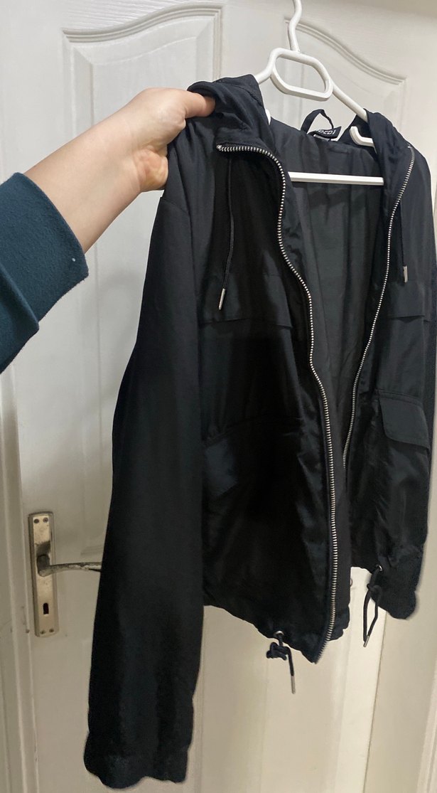 Siyah Fermuarlı Kadın Mont - Görsel 2