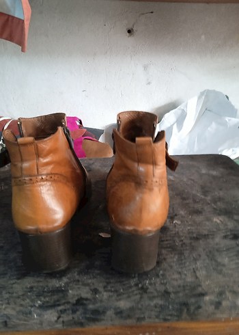 Kahverengi Deri Tokalı Kadın Botları - Görsel 4