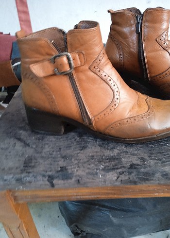 Kahverengi Deri Tokalı Kadın Botları - Görsel 3