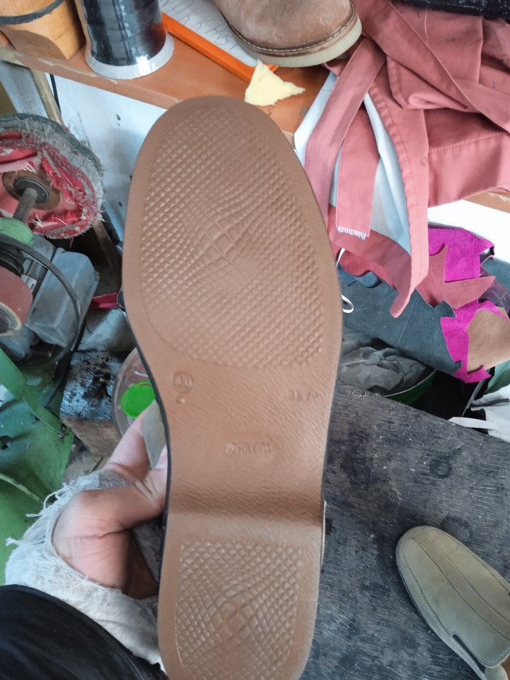 az kullanılmış erkek bej rengi ayakkabı - Görsel 3