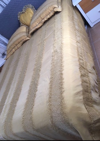 Parlak Sarı Düz Yatak Örtüsü - Görsel 2