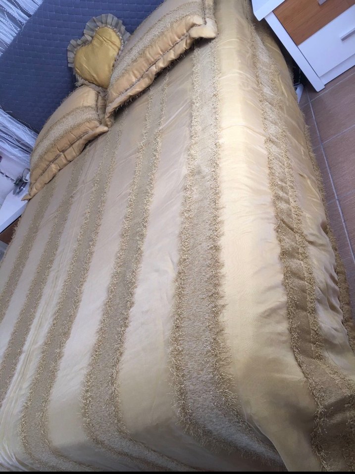 Parlak Sarı Düz Yatak Örtüsü - Görsel 2