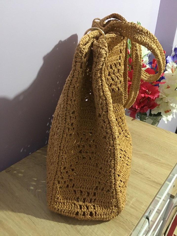 Kağıt ipten el örgüsü geniş plaj çantası - Görsel 2