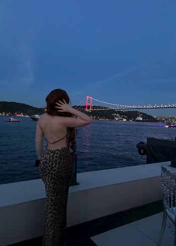 m Beden Leopar Desenli Uzun V Yaka Drapeli Elbise