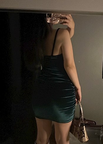 Drapeli Yeşil Kadife Kısa Midi Mini Elbise - Görsel 3