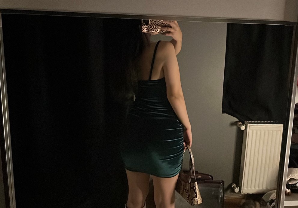 Drapeli Yeşil Kadife Kısa Midi Mini Elbise - Görsel 3