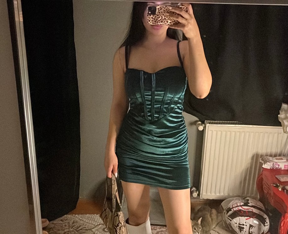 Drapeli Yeşil Kadife Kısa Midi Mini Elbise - Görsel 2