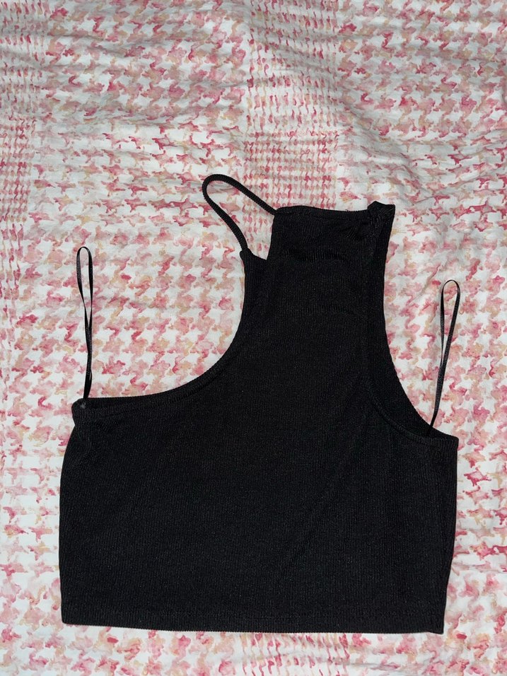 Siyah Omuz Detaylı Crop - Görsel 2