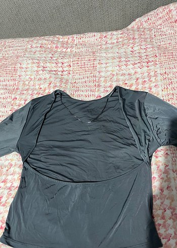 Stradivarius Uzun Kollu, Sırt Dekolteli Gri Bluz - Görsel 3