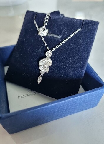 Beden beyaz Renk Orjinal swarovski kolye