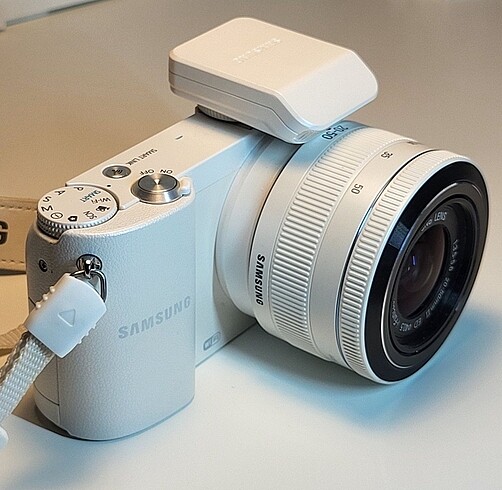 Samsung NX1000 fotoğraf makinesi