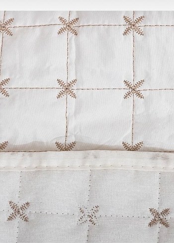 Nakışlı Beyaz Gri Yatak Örtüsü - Görsel 3