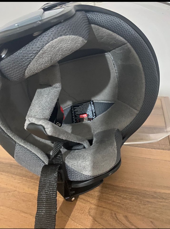 Gri Minimalist Motosiklet Kaskı - Görsel 3