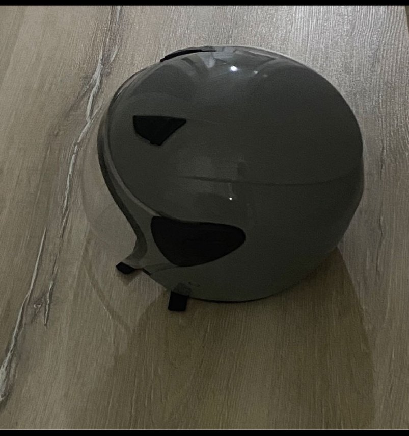 Gri Minimalist Motosiklet Kaskı - Görsel 2