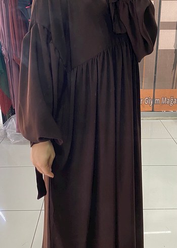 Koldan bağlamalı elbise