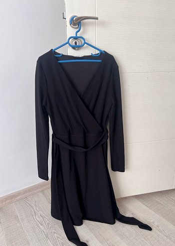 Siyah V Yaka Basic Midi Elbise