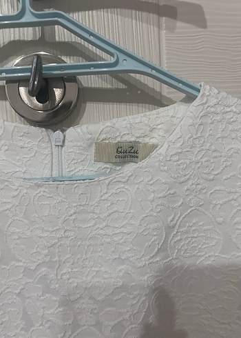 Kadın Beyaz Kolsuz Kendinden Desenli Elbise - Görsel 4