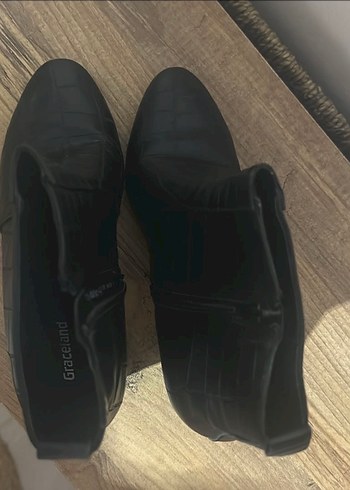 Deichmann Siyah Deri Yılan Desenli Topuklu Bot