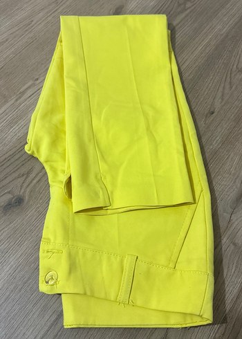 m Beden Sarı Düğmeli Kadın Kumaş Pantolon