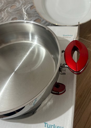 Beden kırmızı Renk Kırmızı Kulplu Cam Kapaklı Tencere
