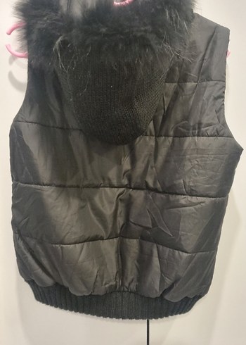 Zara Kadın Gri Kürklü Boğazlı Yelek