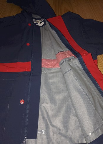 Erkek Çocuk Lacivert Kapüşonlu Yağmurluk - Görsel 2