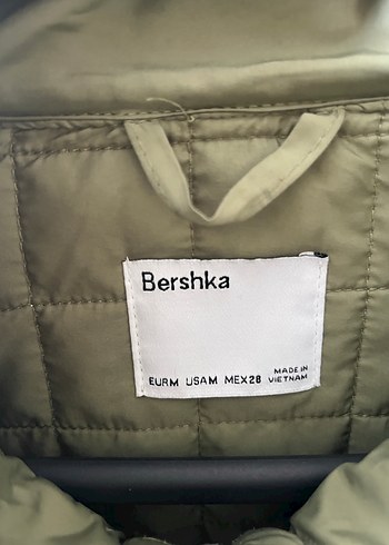m Beden yeşil Renk Bershka Yeşil Fermuarlı Yüksek Yakalı Kadın Ceket